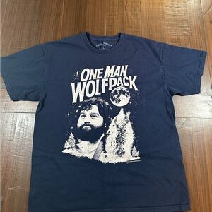 The Hangover Shirt One Man Wolf Pack Alan Graphic Movie Tee Large 2011